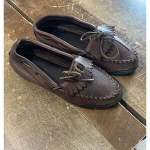 Minnetonka Women's Brown Moosehide Fringed Kilty Moccasin Slippers